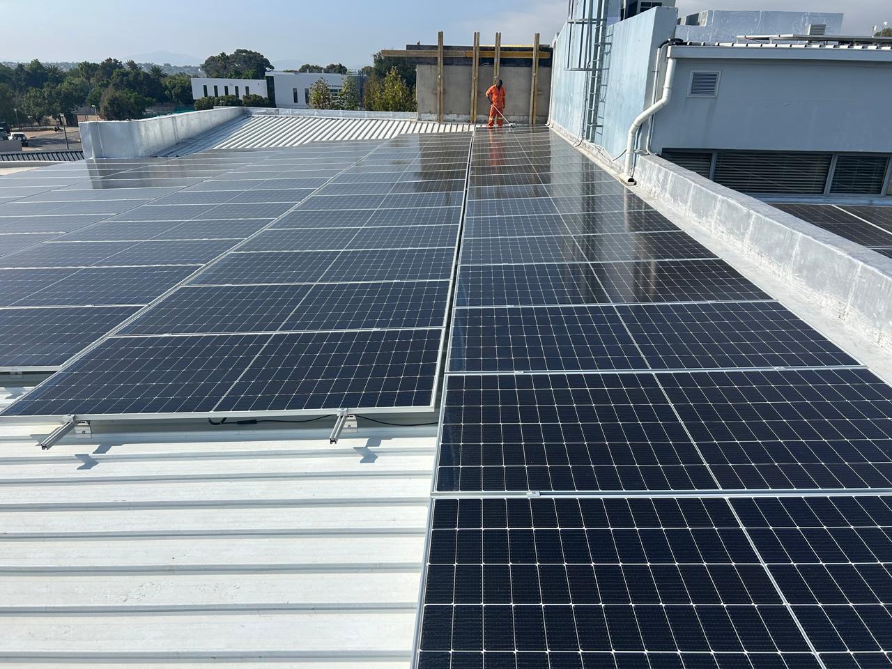COMMERCIAL SOLAR SYSTEMS